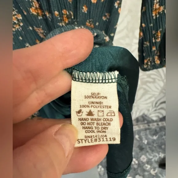 NWT Hem and Thread Long Sleeve Floral Midi Flare Dress with Eyelet Lace Trim - Picture 7 of 8